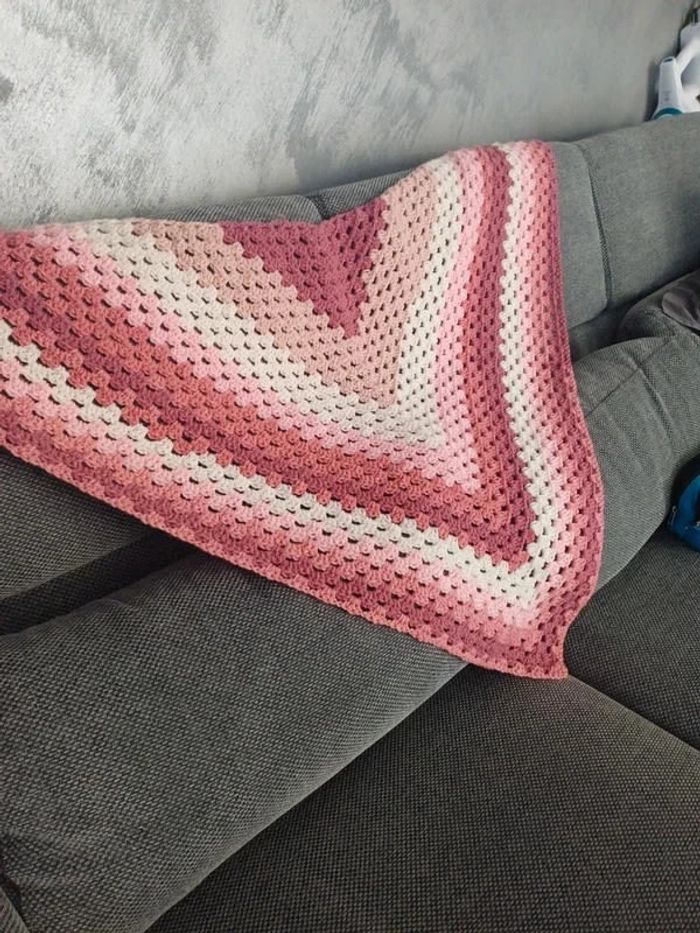 Joli chale multicolores fait main au crochet - photo numéro 3