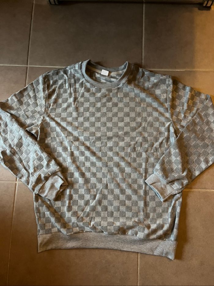 Pull à damier gris taille M neuf - photo numéro 2