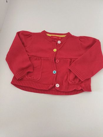 Gilet rouge. Fille 18 mois. Tissaia