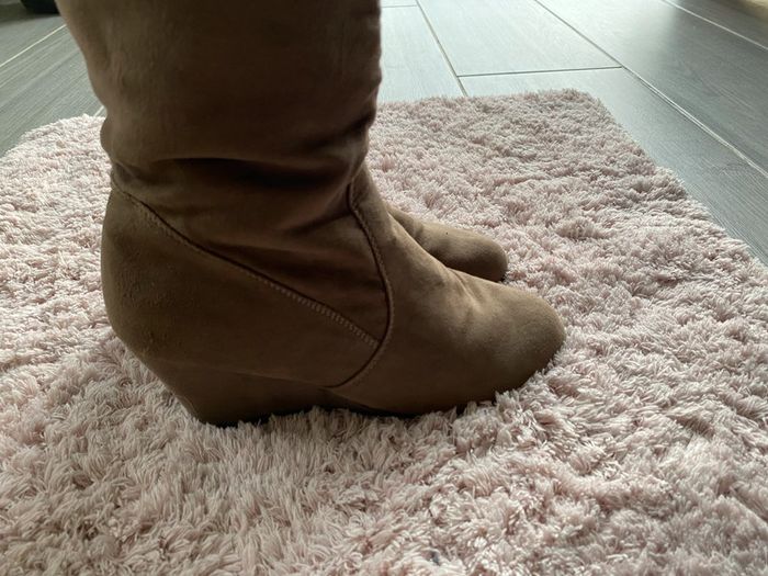 Bottes à talon compensées en daim taille 37 - photo numéro 6