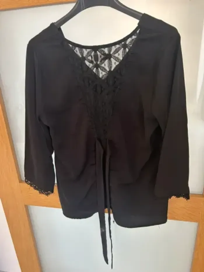 Blouse noire - photo numéro 2