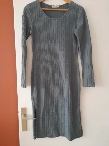 Robe moulante col rond