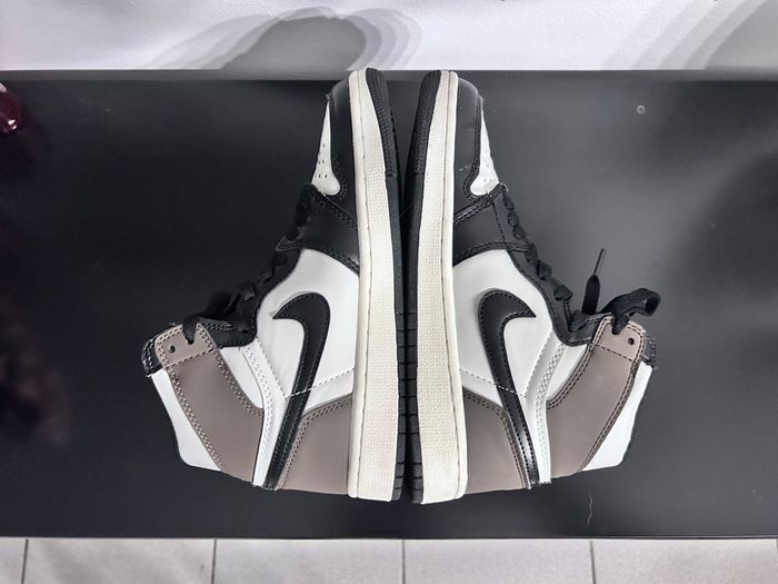 Air Jordan 1 Mid – Pointure 37,5 – Très bon état – Coloris noir/blanc/marron - photo numéro 5