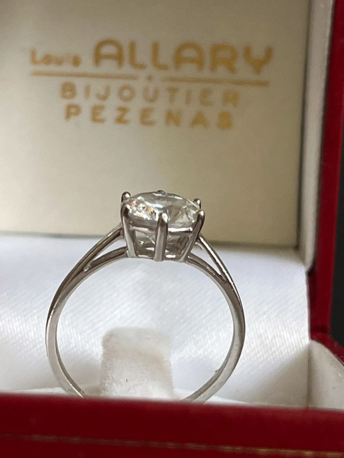 Jolie bague «solitaire » en argent massif avec zircon T. 54 femme TBE - photo numéro 4