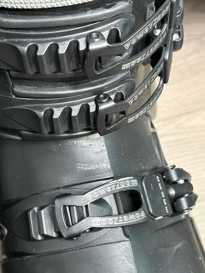 Paire de chaussures de ski noir Atomic Betaflex Quechua Décathlon modèle 9.05 ISO 5355 avec housse de rangement et notice - Taille 45 - photo numéro 2