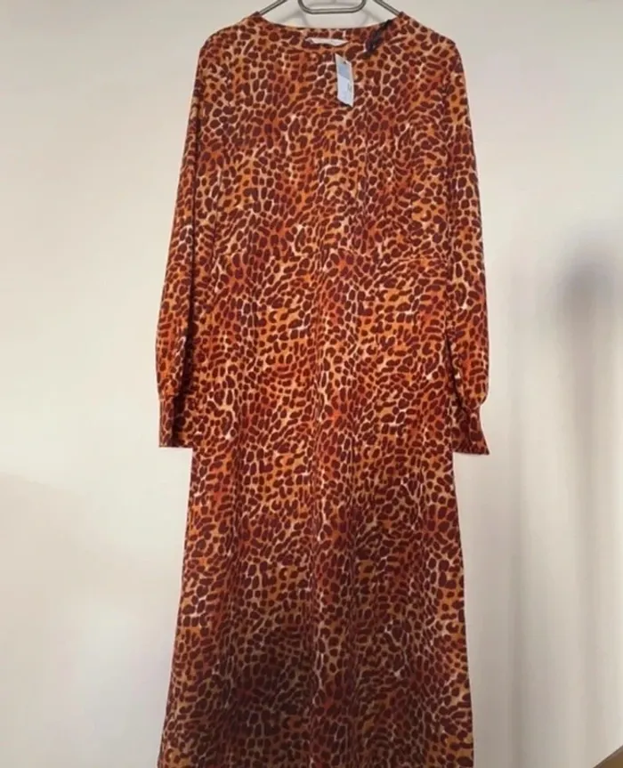 Robe longue taille M de marque Primark Motifs léopard Taille 40 42 Neuve