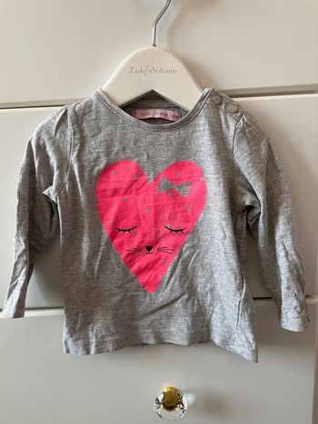T-shirt manches longues gris avec cœur rose 12 mois