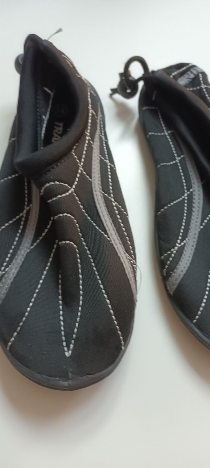 Chaussures de plage noires - photo numéro 2