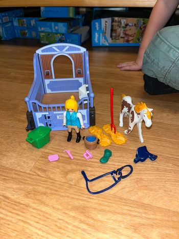 Playmobil country set 70861 box à cheval