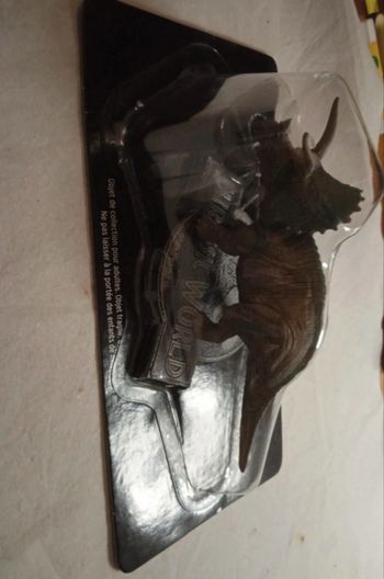 Tricératops Jurassic World 