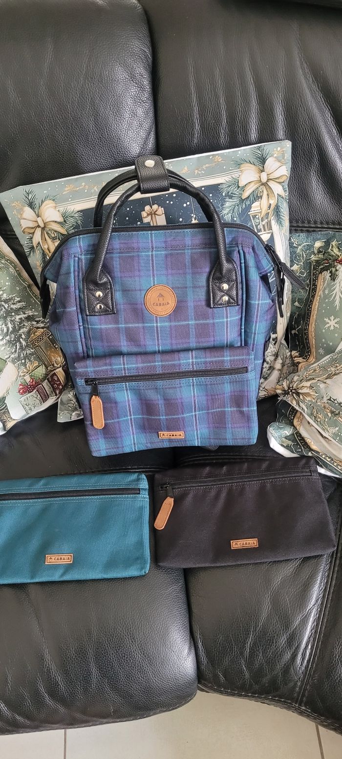 Sac  à dos  cabaia neuf Birmingham et 3 pochettes
