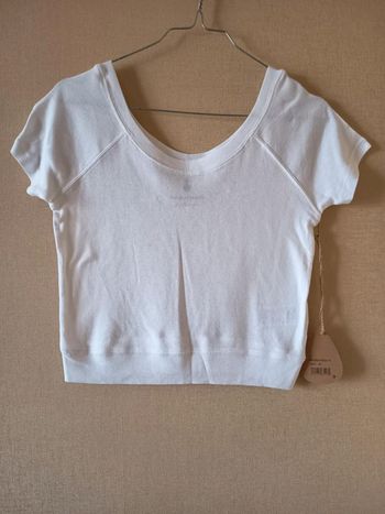 Crop top. Marque Pinepo (952).