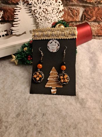 Boucles d'oreilles pendante pâte polymere noir et orange