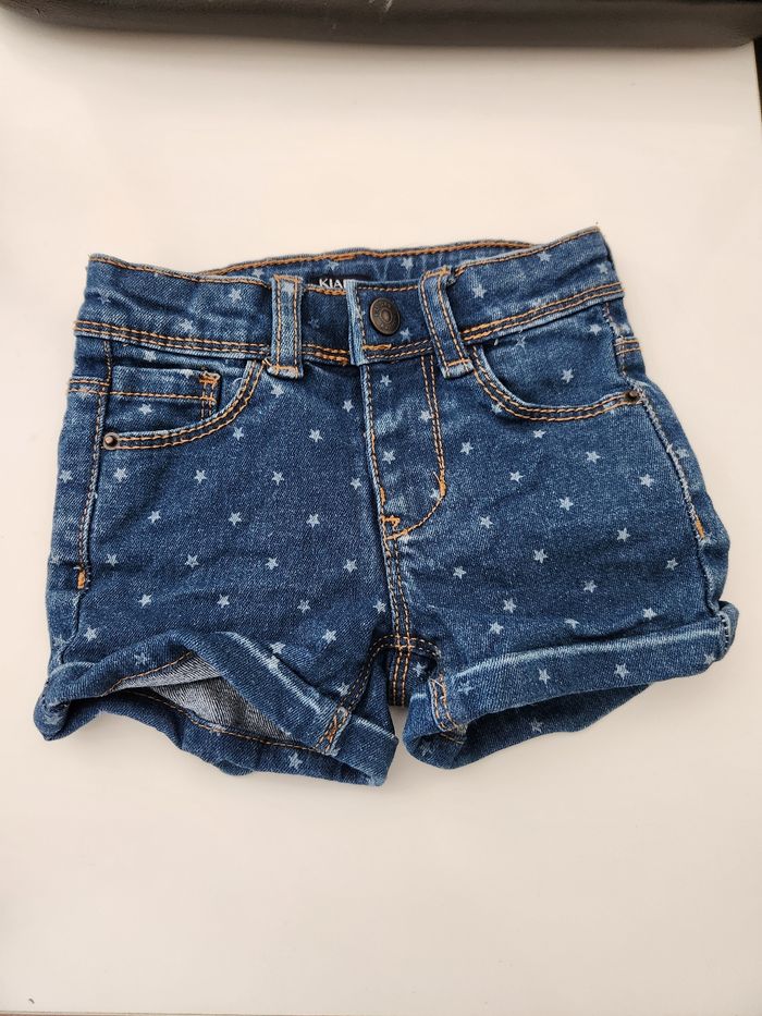 Short fille