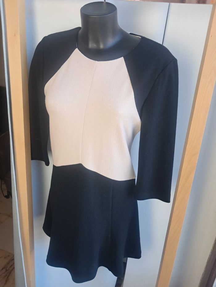 La fée maraboutée robe T.42 en tbe - photo numéro 2