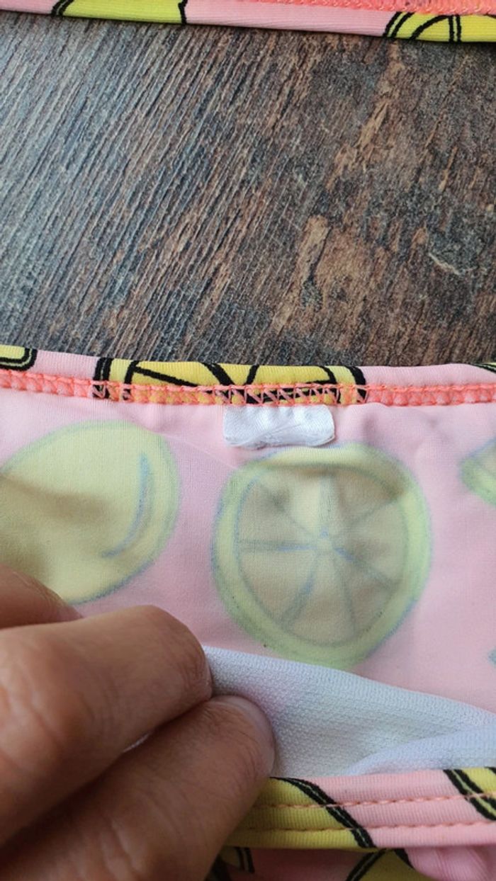 Maillot de bain 12 mois en très bon état - photo numéro 3