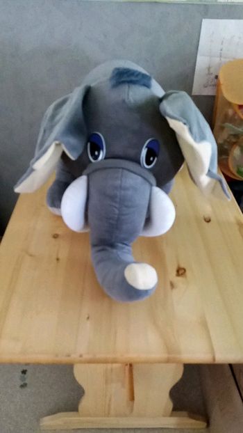 Grosse peluche Éléphant