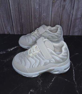 Baskets beige à scratch enfants mixtes tendances - Taille 26 - NEUVES 🌟