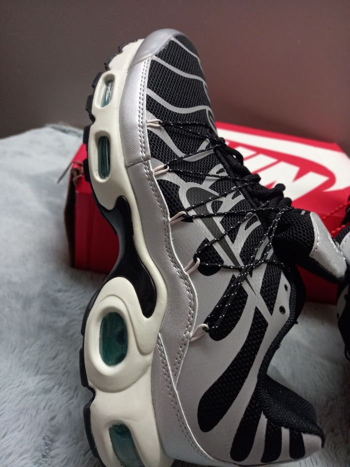 Baskets Air Max TN blanc et noir,  taille 43 - photo numéro 7