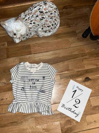 Joli t-shirt marin ikks très bon état 6 mois/67cm