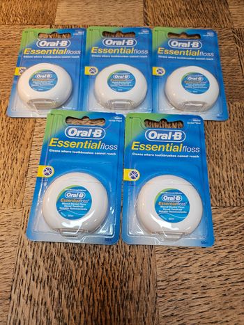Lot 5 fil dentaire ORAL B