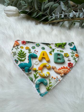 Bavoir bandana mini alphabet dinosaure fait main