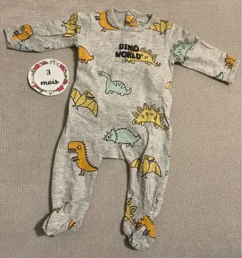 Pyjama taille 3 mois dinosaure