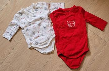 Lot de 2 body "Tape à l'oeil" 1 mois