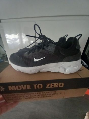Basket Nike neuve taille 38.5