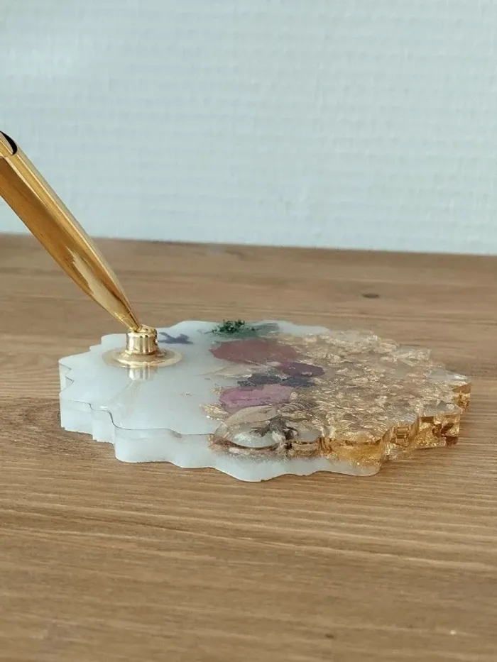 idée cadeau porte-stylo en résine coquillages et fleurs séchées abr017 - photo numéro 3