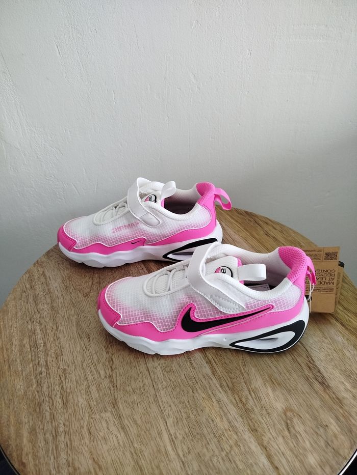 Baskets Nike T 28,5 - photo numéro 3