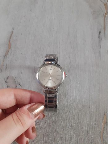 Montre femme argentée