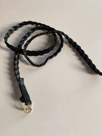 Fine ceinture tressée noire