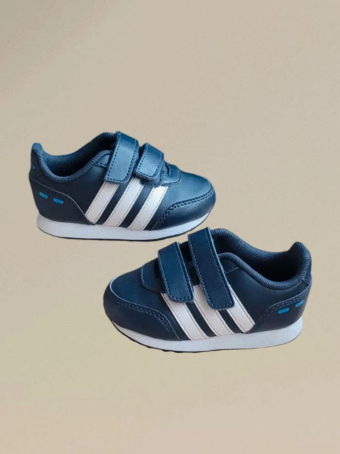Baskets Adidas Pointure 20 - photo numéro 2