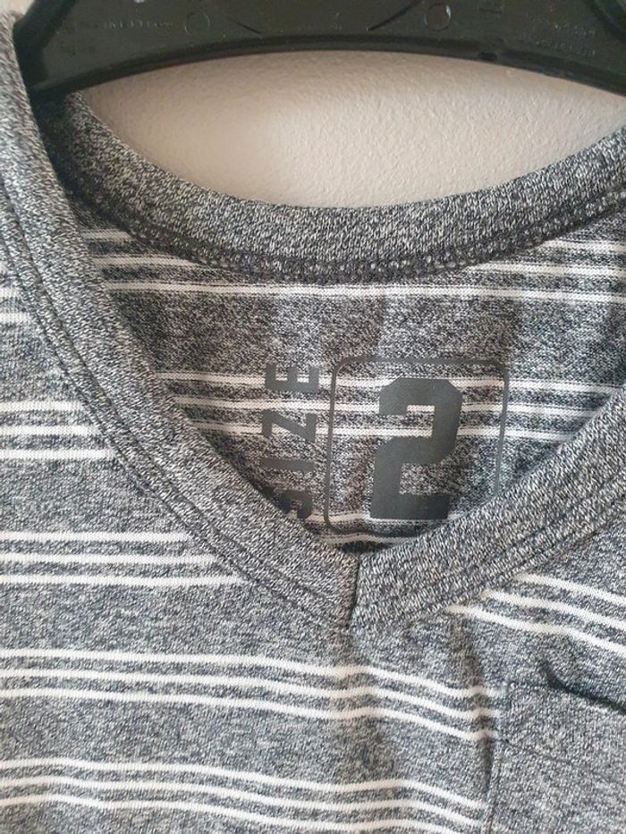 T-shirt neuf 2-3 ans - photo numéro 3