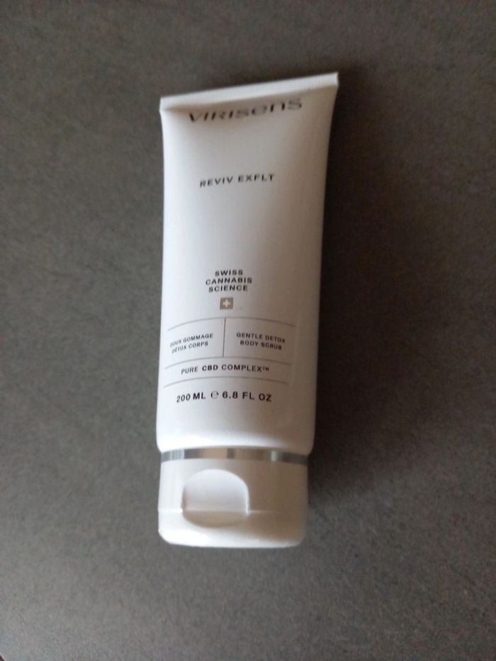 Doux gommage détox corps Virisens 200 ml neuf