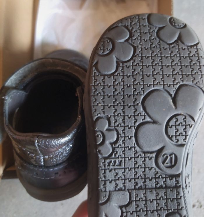 Chaussures petite fille pointure 21 GBB - photo numéro 2
