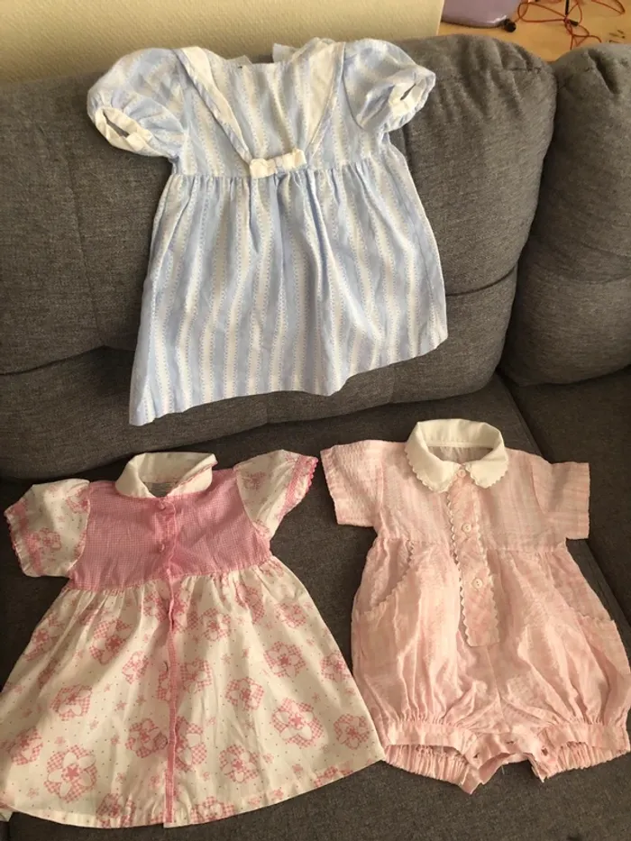 3 robes + un t-shirt - photo numéro 2
