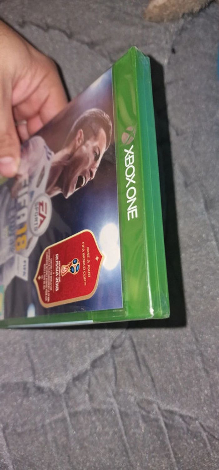 Fifa 18 Xbox One neuf - photo numéro 2