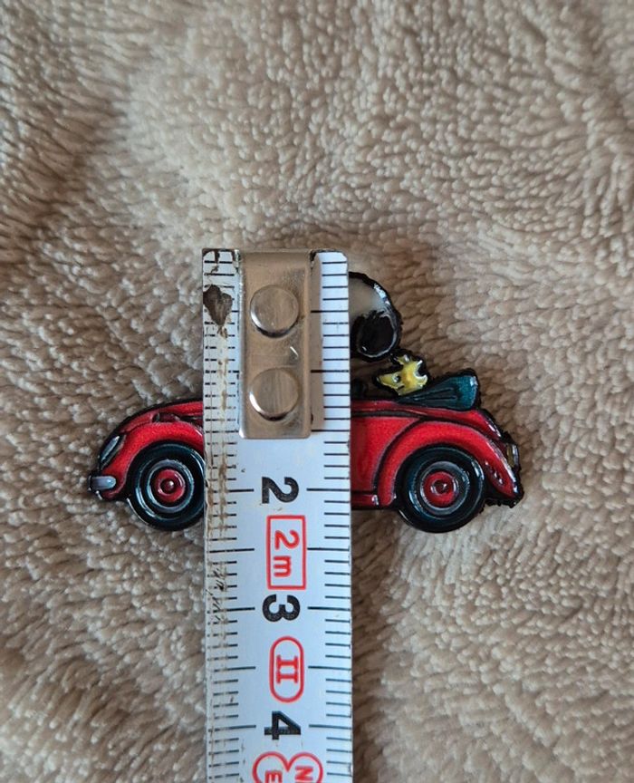 Broche ou pin's Snoopy en voiture 🚗. - photo numéro 6