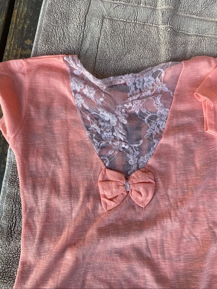 Tee shirt avec noeud et dentelle - photo numéro 2