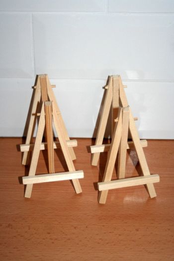Lot de 4 mini chevalets 12.5cm de haut