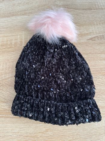 Bonnet noir pompon rose neuf Claire's