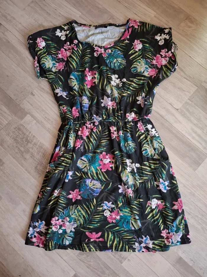 Robe coloré fleurie