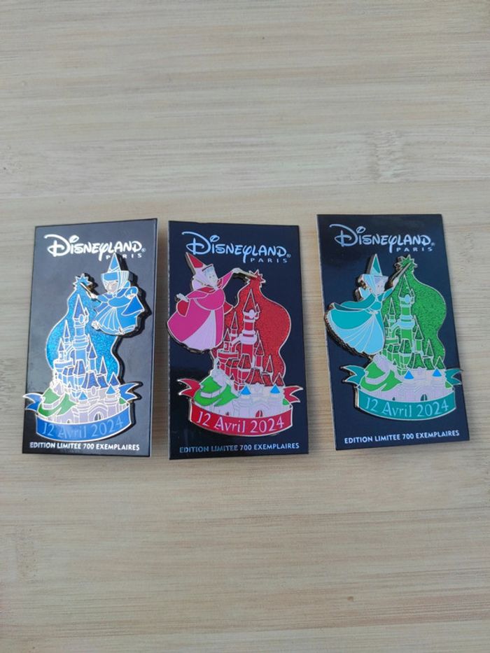 Lot 3 pin's édition limitée anniversaire Disneyland Paris