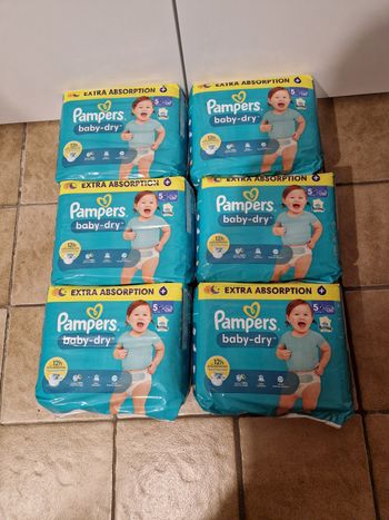 216 couches Pampers baby-dry taille 5+