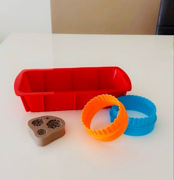 Ensemble moules silicones + emporte-pièce neufs