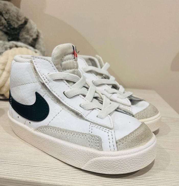 Baskets Nike Blazer Mid mixte - pointure 23,5 - photo numéro 9