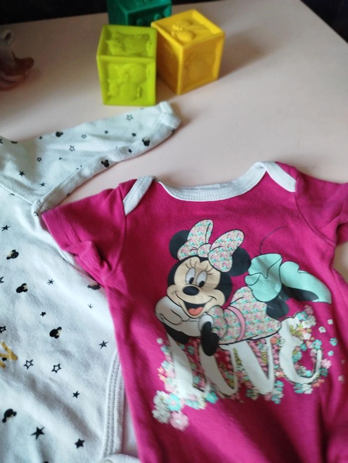 Lot bodies Disney 🪷 6 mois - photo numéro 2