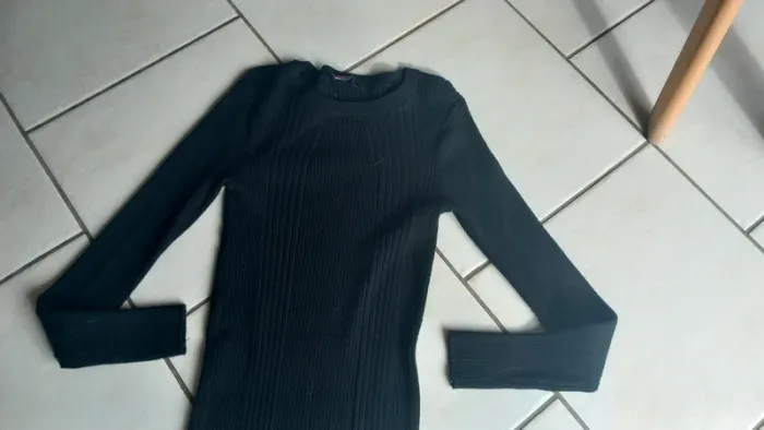 Robe courte droite manches longues jennyfer côtelée taille s femme tbe - photo numéro 2